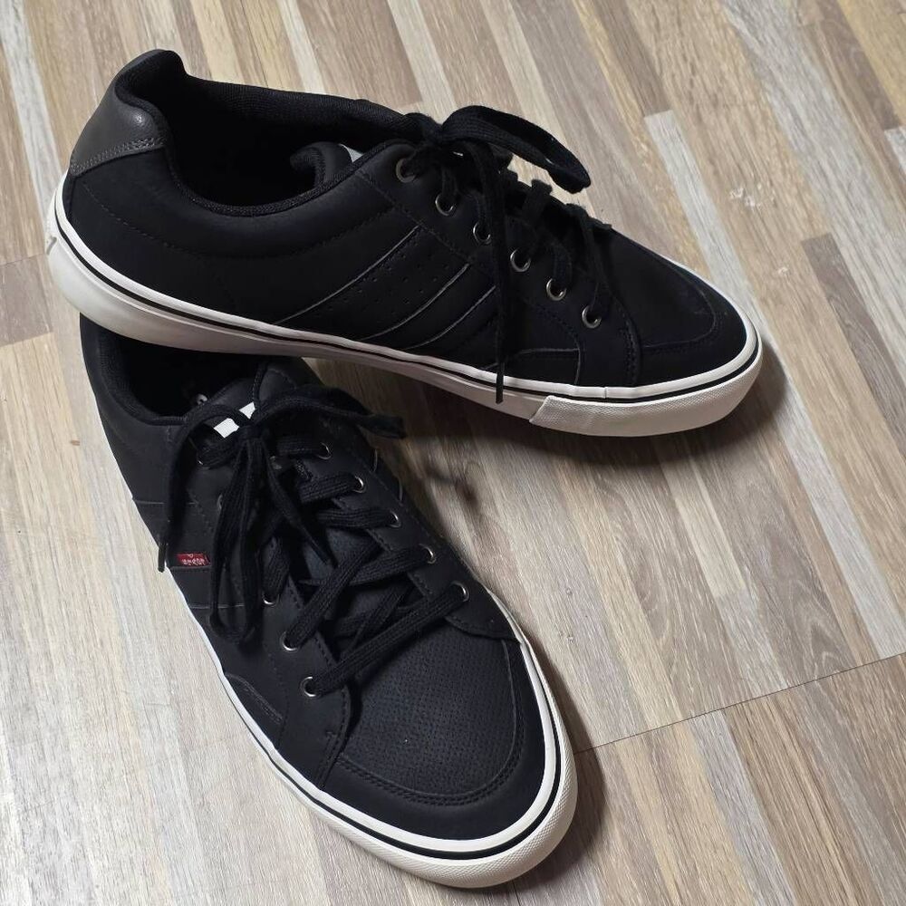 🇬🇪🔸️NWT Levi's Black Avery Shoes Men's Size 9.5
